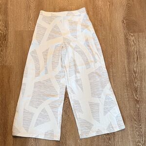 NWOT Woman’s Armani Exchange wide leg pants